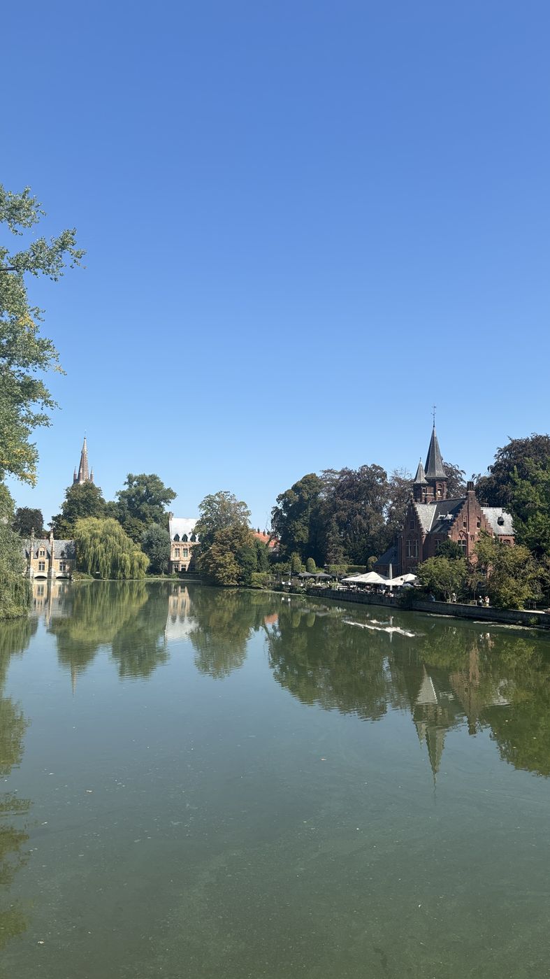 The still water of the Minnewater lake